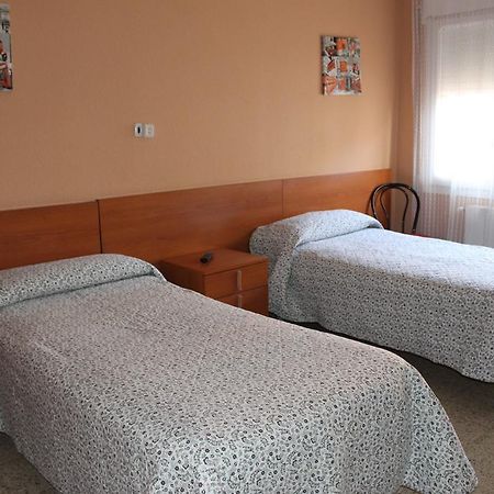 Hostal Cal Siles Ал-Прат-да-Любрагат Екстер'єр фото