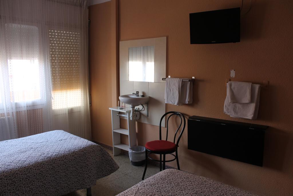 Hostal Cal Siles Ал-Прат-да-Любрагат Екстер'єр фото