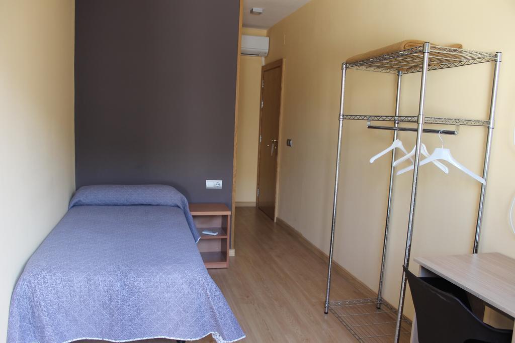 Hostal Cal Siles Ал-Прат-да-Любрагат Екстер'єр фото