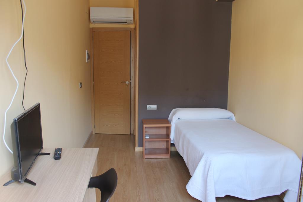 Hostal Cal Siles Ал-Прат-да-Любрагат Екстер'єр фото