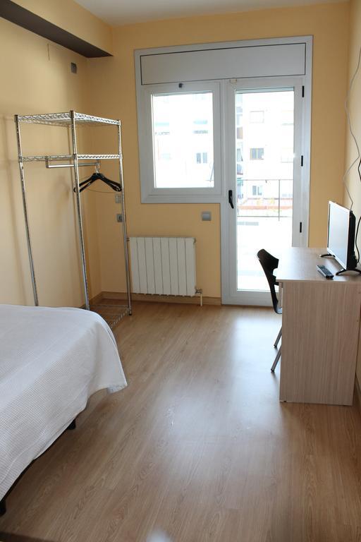 Hostal Cal Siles Ал-Прат-да-Любрагат Екстер'єр фото