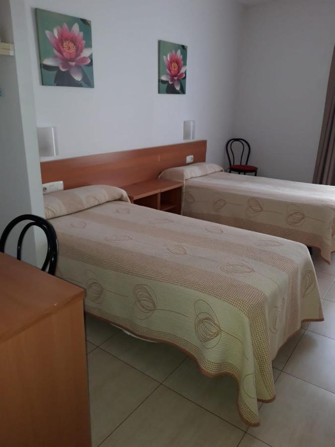Hostal Cal Siles Ал-Прат-да-Любрагат Екстер'єр фото