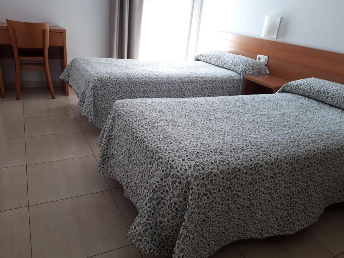 Hostal Cal Siles Ал-Прат-да-Любрагат Екстер'єр фото