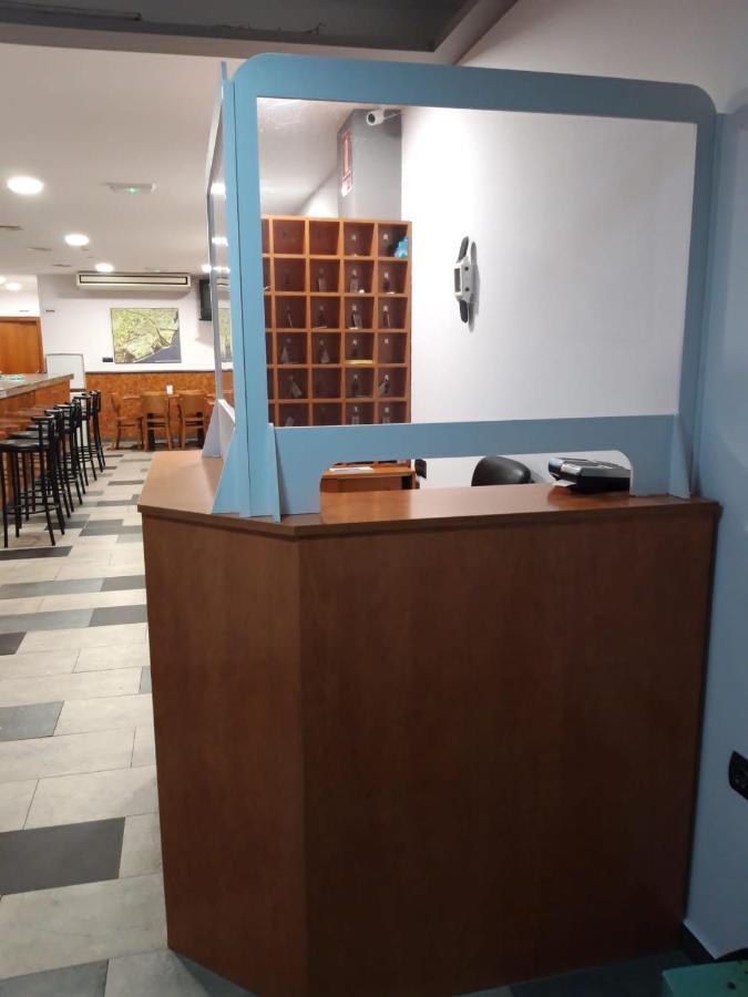 Hostal Cal Siles Ал-Прат-да-Любрагат Екстер'єр фото